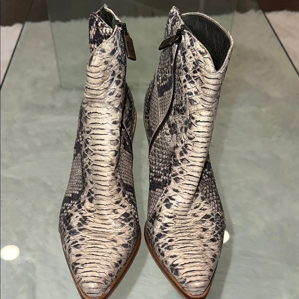 JO GHOST Snakeskin REAL Ankle Boots 8 ( free people) - Picture 4 of 8